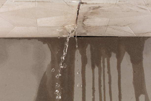 Professional Water Extraction technician working in Clinton, OK